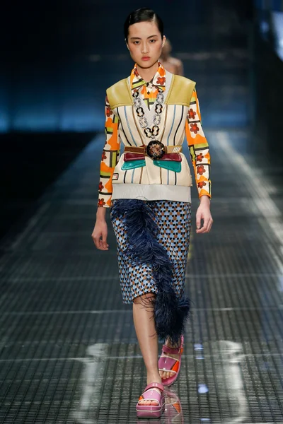 Look 28